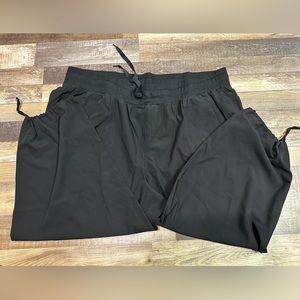 2x RBX Capri Workout pants